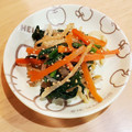 わか江's cooksnap of when they made 豆もやしとにんじんとほうれん草のごま和え.