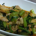 ☆ひぃひぃ☆'s cooksnap of when they made 豚肉と小松菜のキムチ炒め.