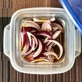 はなぴっち's cooksnap of when they made 辛くなーい！サラダに玉葱の甘酢漬け.