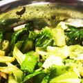 ミカーン1973's cooksnap of when they made 包丁いらず！レタスときゅうりの塩昆布もみ.
