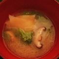薔薇とすみれと手まり's cooksnap of when they made ☆いつもの味噌汁に余った餃子の皮☆.