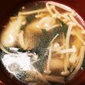 ellie21's cooksnap of when they made えのきとニラもやしの、水餃子スープ.