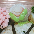 まみぃぃぃる's cooksnap of when they made 簡単♡ちくわとかまぼこお花色々♡お弁当.