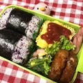 ひろママ✴︎'s cooksnap of when they made 急いでいる時のゆかりと胡麻のお握り.