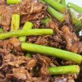 ねこゲルゲ's cooksnap of when they made 牛肉とニンニクの芽のオイスター炒め.