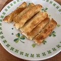 ながぴー♧'s cooksnap of when they made 余った餃子の皮でスティックパイ♡.