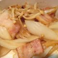 くっくのん's cooksnap of when they made 新玉たっぷり♪えのきとベーコンの炒め物♪.