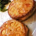 SallySweet's cooksnap of when they made てりやきで♪つくねのれんこんはさみ焼き.