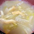 ごふぁんだ's cooksnap of when they made 味噌汁（油揚げ＋キャベツ＋大根）.