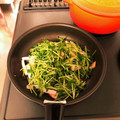 ☆ichika＊☆'s cooksnap of when they made ◇豆苗とハムのバター炒め◇.