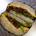 クックE04FUY☆'s cooksnap of when they made 牛肉炒めと卵のおにぎらず。お弁当にも。.