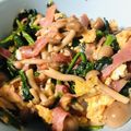 ふにやまら's cooksnap of when they made ほうれん草とベーコンと卵のバター醤油丼♡.
