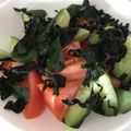 クックノンパパ's cooksnap of when they made トマトとキュウリとワカメの中華サラダ.