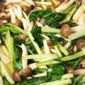 いくちゃんのキッチン's cooksnap of when they made 作り置き♪小松菜としめじのおひたし.