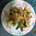 Laufen's cooksnap of when they made 簡単★アスパラきのこのマヨカレー炒め✿.
