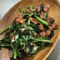 こざい's cooksnap of when they made 春菊とベーコンのチーズ炒め.