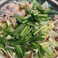 okamelove's cooksnap of when they made 牛よりグッと旨い！博多豚白もつ鍋　醤油味.