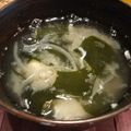 アルカママ's cooksnap of when they made 玉ねぎとワカメと落とし卵の味噌汁.