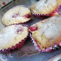 モチユキママ's cooksnap of when they made ラズベリーとクリームチーズのマフィン.