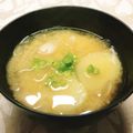 サンディサンディ's cooksnap of when they made 新玉ねぎと新じゃがの味噌汁.