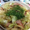 ユーロン's cooksnap of when they made ウインナーとキャベツのマヨ醤油焼きうどん.
