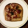 inLondon's cooksnap of when they made 朝食に！ウィンナーとピーマンのトースト♬.