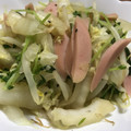 クックHAL1PS☆'s cooksnap of when they made 豆苗と白菜とソーセージの炒め物.
