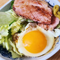ゆかりんご117♪'s cooksnap of when they made 半熟目玉焼き焦がしバター醤油ハムエッグ丼.