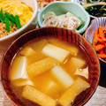 シルバニア's cooksnap of when they made ごま油風味の焼きねぎ焼き油揚げのお味噌汁.