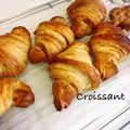 ᴱᶜˡᵃᶦʳ's cooksnap of when they made サクサク＊本格クロワッサン.