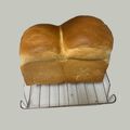 ゆーぽんず's cooksnap of when they made 生クリームとはちみつでふんわり生食パン.