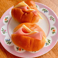 シルバニア's cooksnap of when they made ロールパンで簡単ハムチーズサンド.