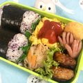 ひろママ✴︎'s cooksnap of when they made 急いでいる時のゆかりと胡麻のお握り.