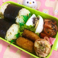 ひろママ✴︎'s cooksnap of when they made 柴漬けとすりごまのおにぎり.