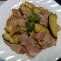 やまだみん's cooksnap of when they made おかずになるさつま芋とベーコンの蒸し焼き.