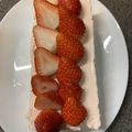 Heyahiro's cooksnap of when they made 簡単!いちごの春色レアチーズケーキ.