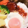 れんこんな's cooksnap of when they made ハンバーグもソースも簡単☆ロコモコ丼.
