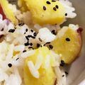 hakobetet's cooksnap of when they made 味付けひとつ！炊飯器でさつまいもごはん.