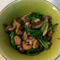 Mio310S's cooksnap of when they made 鶏皮とにんにくの芽の甘辛炒め.