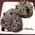 ゃゃッキりん梵's cooksnap of when they made ゆかりと塩昆布とごまのおにぎり.