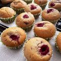 英国で日本食作る女's cooksnap of when they made ラズベリーマフィン/カップケーキ.