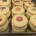 non520's cooksnap of when they made エディブルフラワーのチーズケーキサンド.