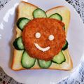 SUNMOONMOM's cooksnap of when they made ハムカツ・ニコちゃんトースト.