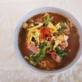 4児男子母さんの台所's cooksnap of when they made インスタント拉麺 ネギ玉withベーコン.