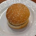 ⭐喜三郎⭐'s cooksnap of when they made 骨なしフライドチキンで簡単！バーガー.