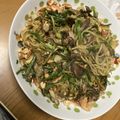かえるおーじ's cooksnap of when they made パクチー山盛りで！エスニック焼きそば.