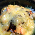 ユーロン's cooksnap of when they made 焼き鮭と塩昆布のチーズごはん.