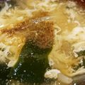 しんにし's cooksnap of when they made 包丁なしで玉子ともやしわかめの中華スープ.