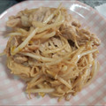 とまとちゃん★'s cooksnap of when they made 簡単すぎ！炒める！もやしえのきの味噌炒め.