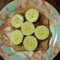 inLondon's cooksnap of when they made ピーナッツバターＸバナナＸジャムパン.